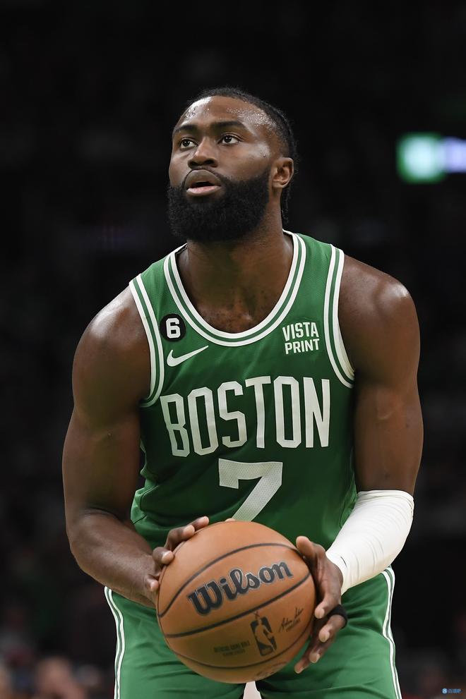 里程碑夜！纽卡斯尔手感冰凉，葡超赛前刷纪录，赛场秩序良好，临场指挥获称赞的简单介绍